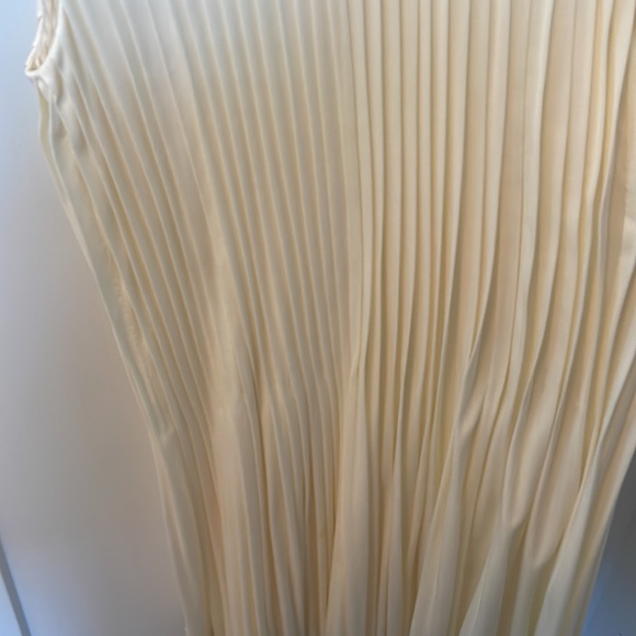 Ralph Lauren Cream Pleated Dress - Picture 2 of 6